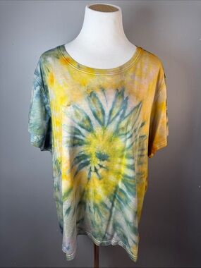Tie-Dye Short Sleeve Tee in Yellow & Green